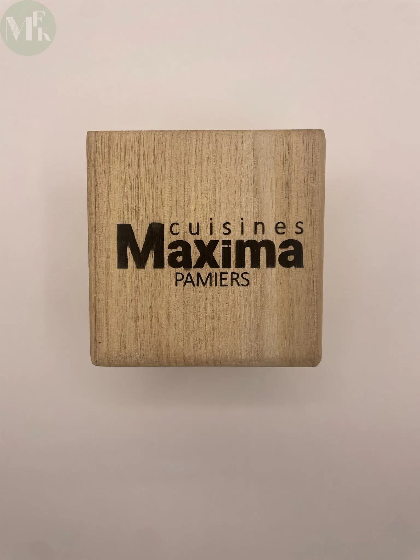 Cube en bois personnalisé publicitaire gravé (Wifi,Fonction,QR code) Atelier MFK