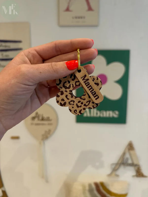 Porte clés fleur léopard en bois personnalisé Atelier MFK