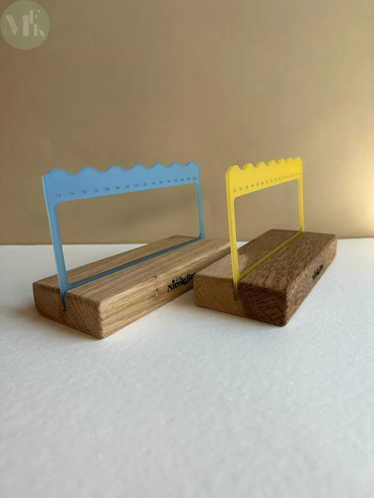 Présentoir Boucles d’Oreilles – Design Minimaliste | Jusqu’à 8 Paires | Support Bijoux Moderne Atelier MFK