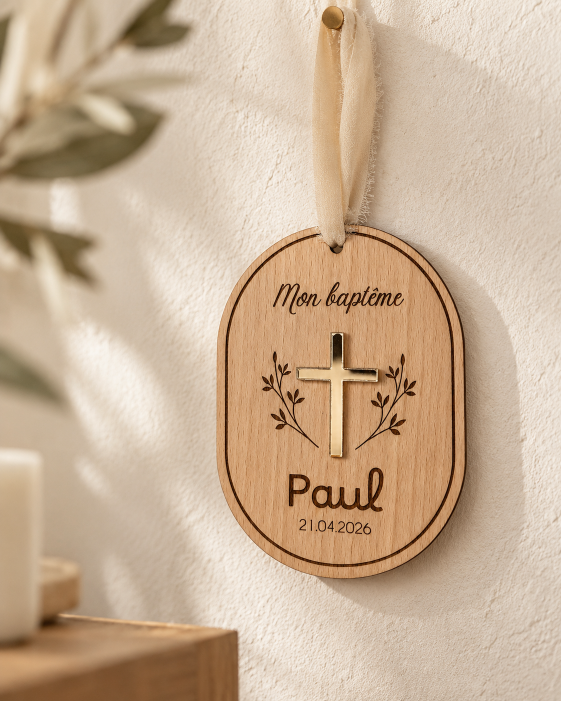 Suspension Cadeau de Baptême Personnalisée en Bois – Prénom & Date, Croix Dorée Atelier MFK