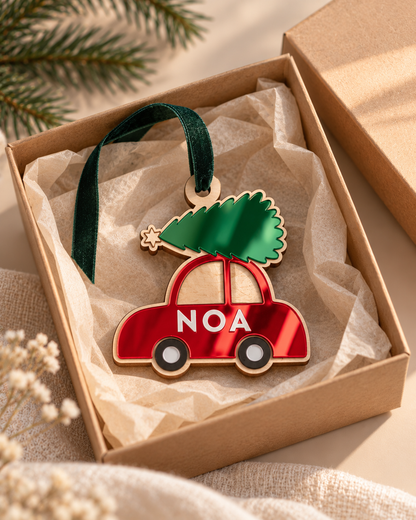 Boule de Noël Personnalisée Prénom en Bois – Motif Voiturette et Sapin Atelier MFK