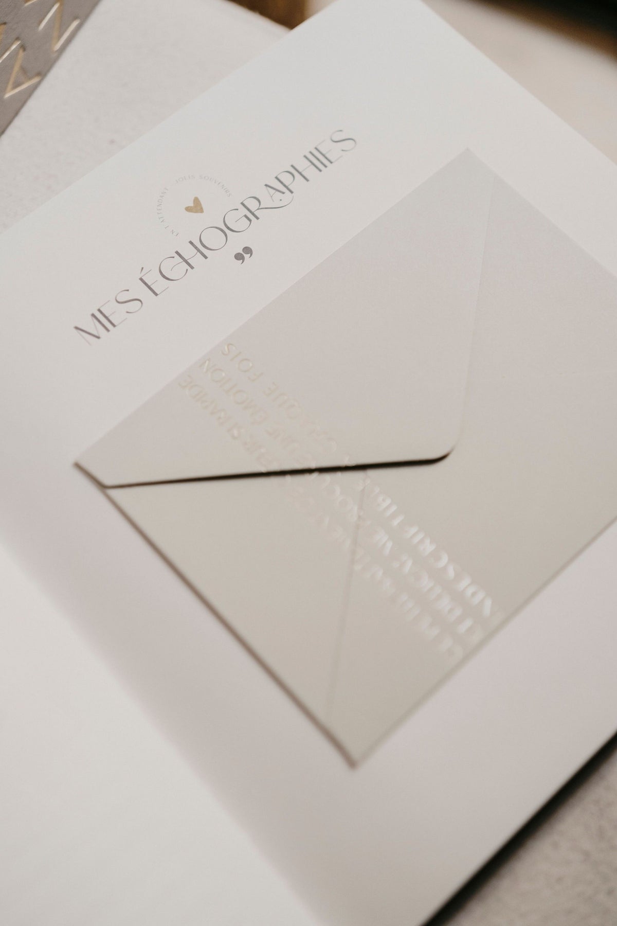Livre de naissance bébé - Petit Amour - velours beige - ZAKUW