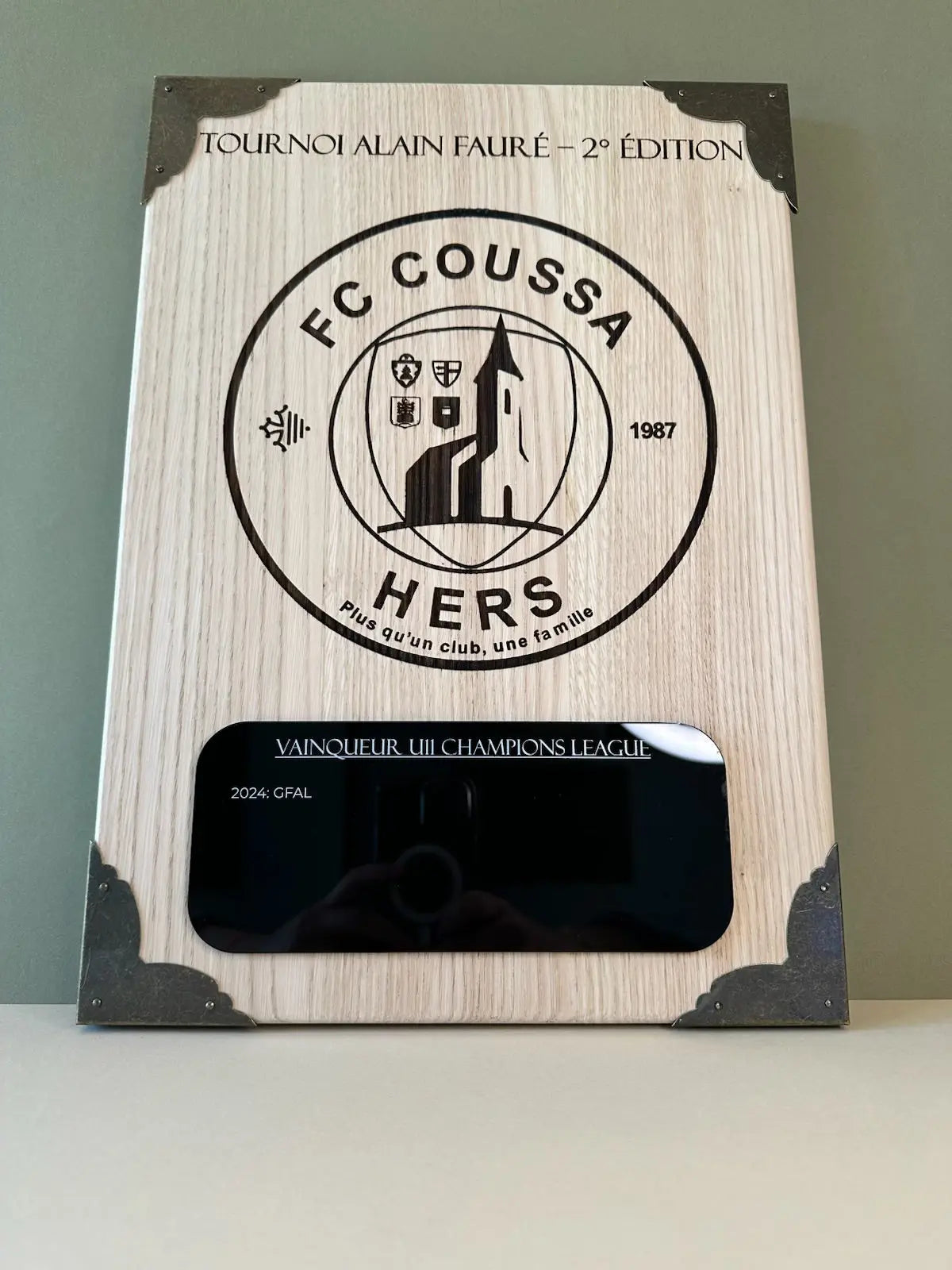 Bouclier de Brennus personnalisé en bois – Trophée sportif sur mesure Atelier MFK
