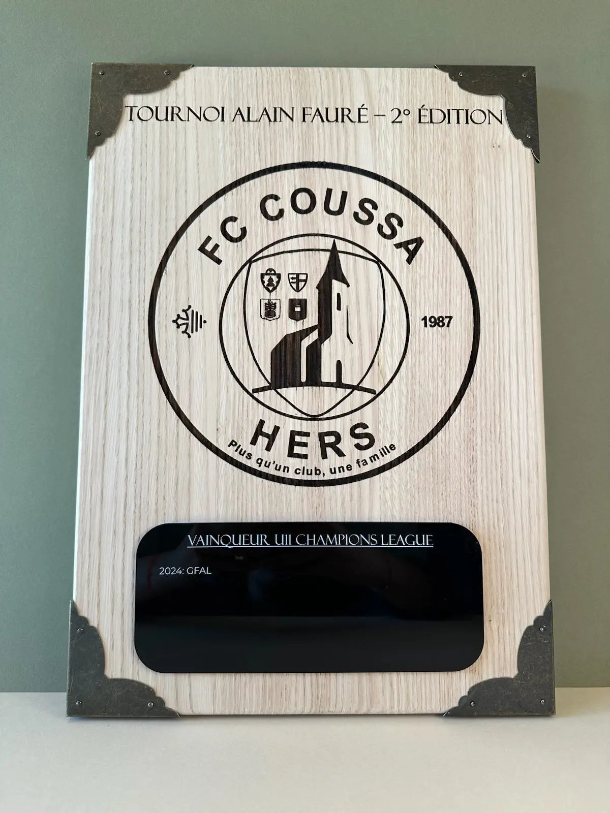 Bouclier de Brennus personnalisé en bois – Trophée sportif sur mesure Atelier MFK