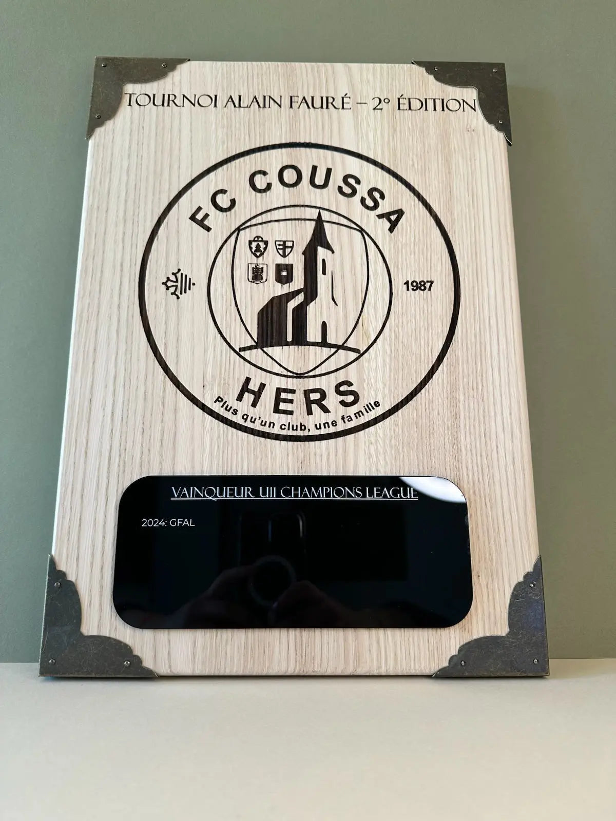 Bouclier de Brennus personnalisé en bois – Trophée sportif sur mesure Atelier MFK