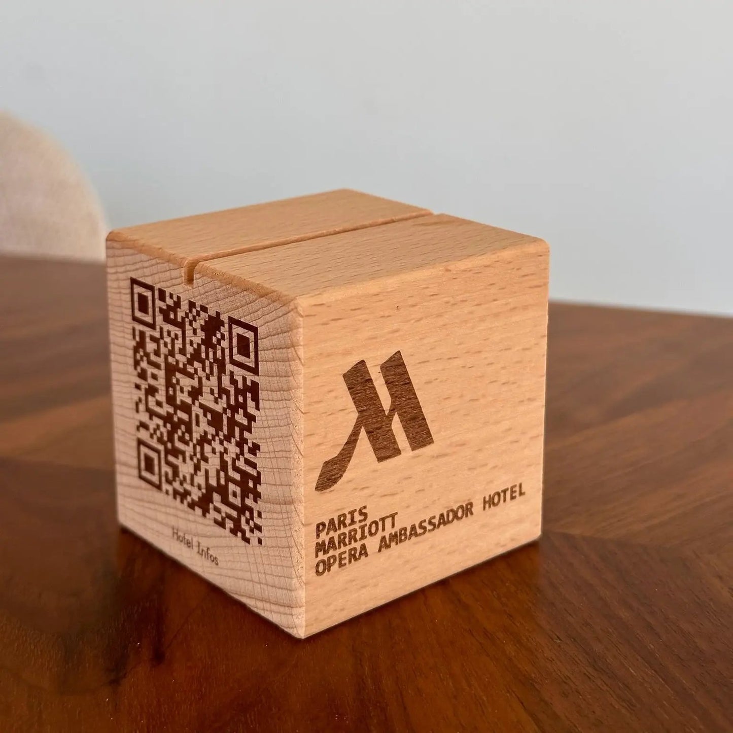 Cube en bois personnalisable avec QR Code Atelier MFK