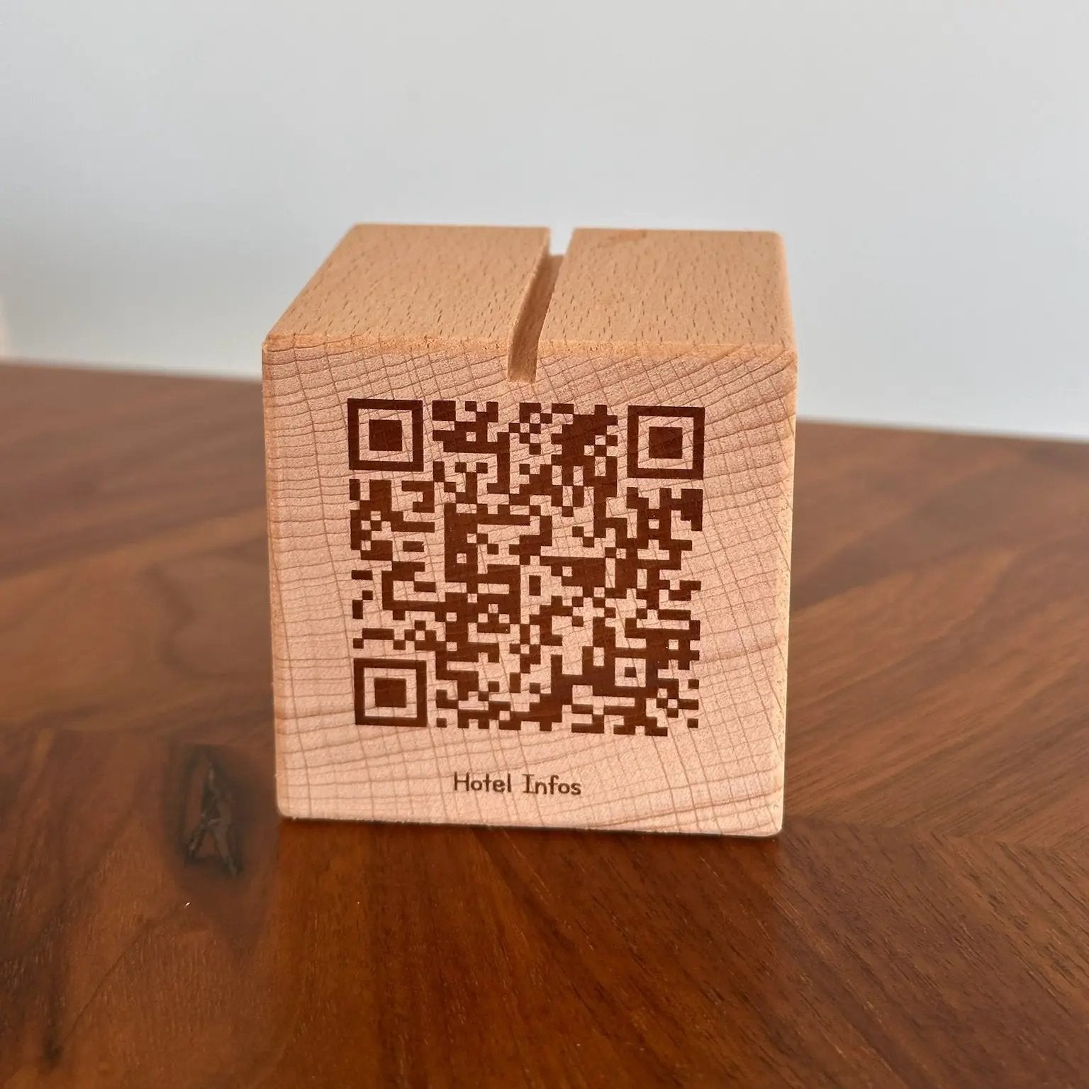 Cube en bois personnalisable avec QR Code Atelier MFK