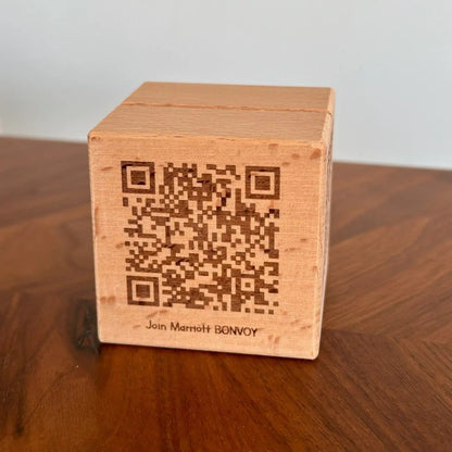 Cube en bois personnalisable avec QR Code Atelier MFK