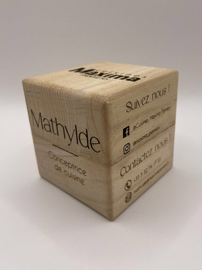 Cube en bois personnalisé publicitaire gravé (Wifi,Fonction,QR code)