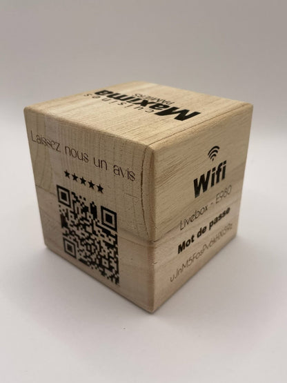 Cube en bois personnalisé publicitaire gravé (Wifi,Fonction,QR code)