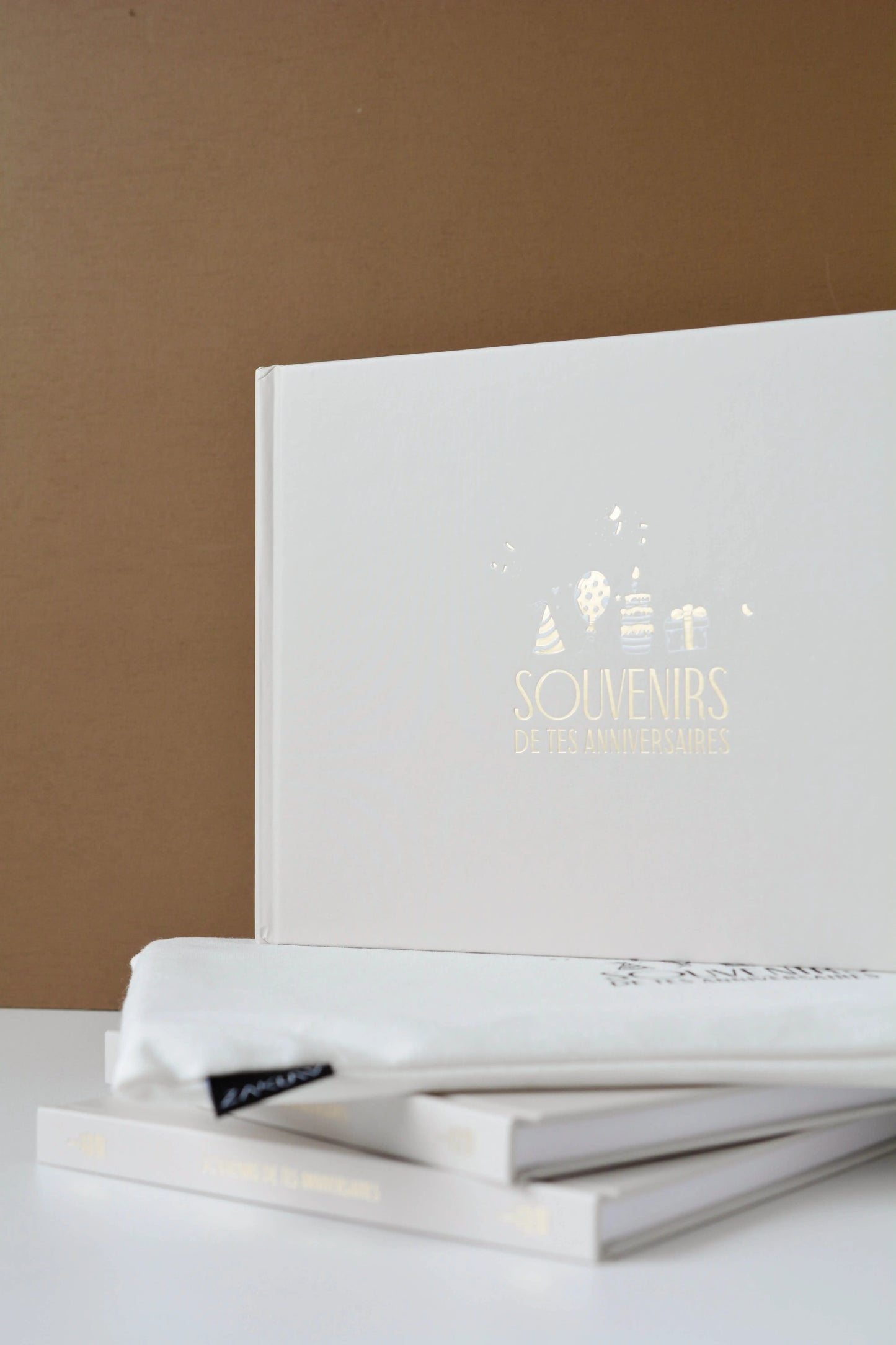 Livre Souvenirs d'anniversaire - ZAKUW ZAKUW