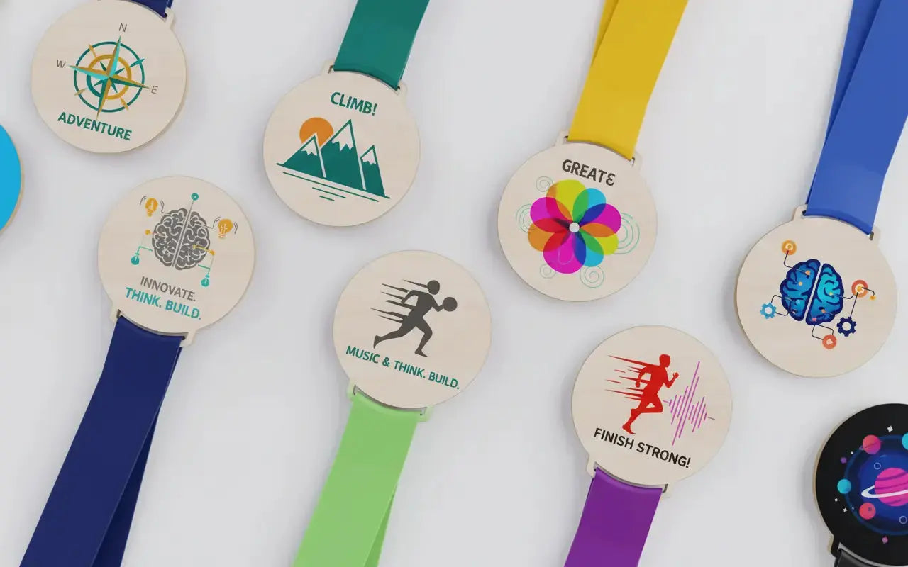 Médaille en bois publicitaire personnalisée Atelier MFK