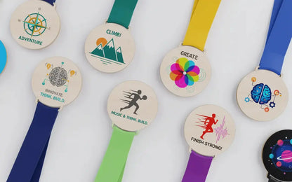 Médaille en bois publicitaire personnalisée Atelier MFK