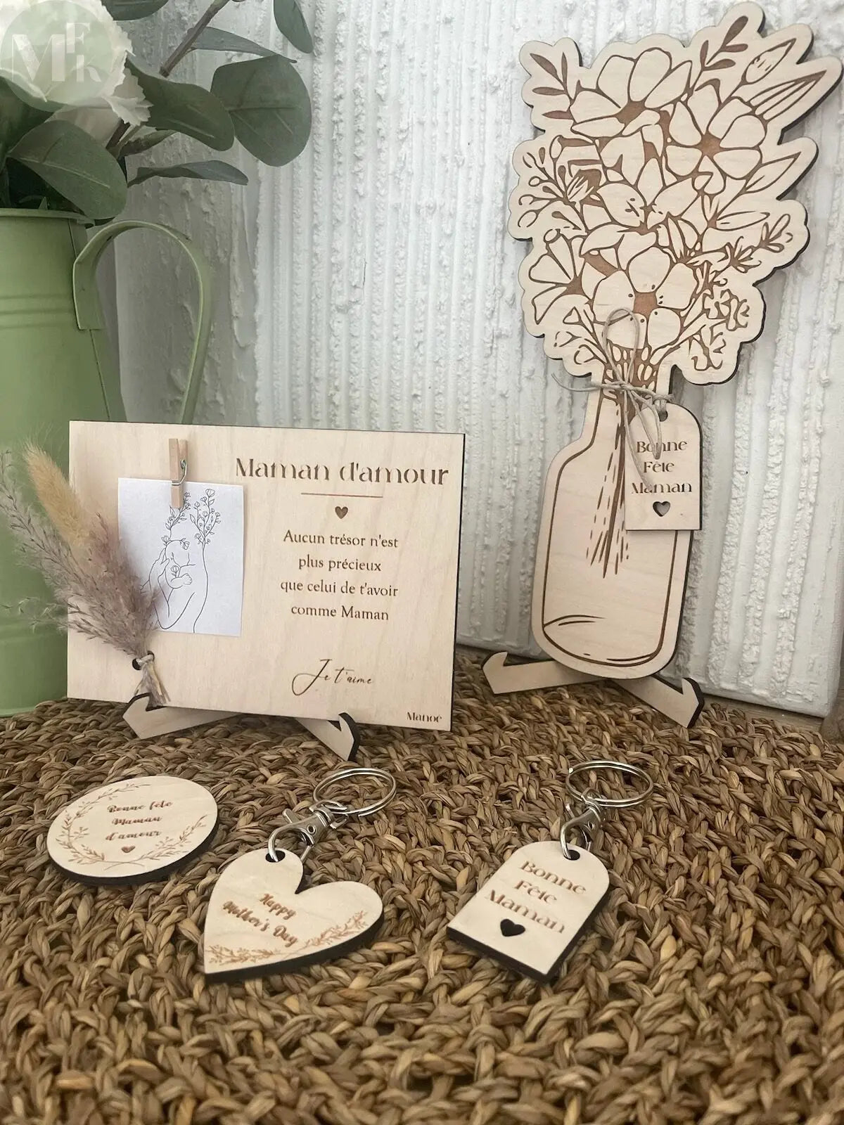 Packs fête des mères (porte clefs, magnet, pancarte mots, bouquet) en bois gravé My French Keyring