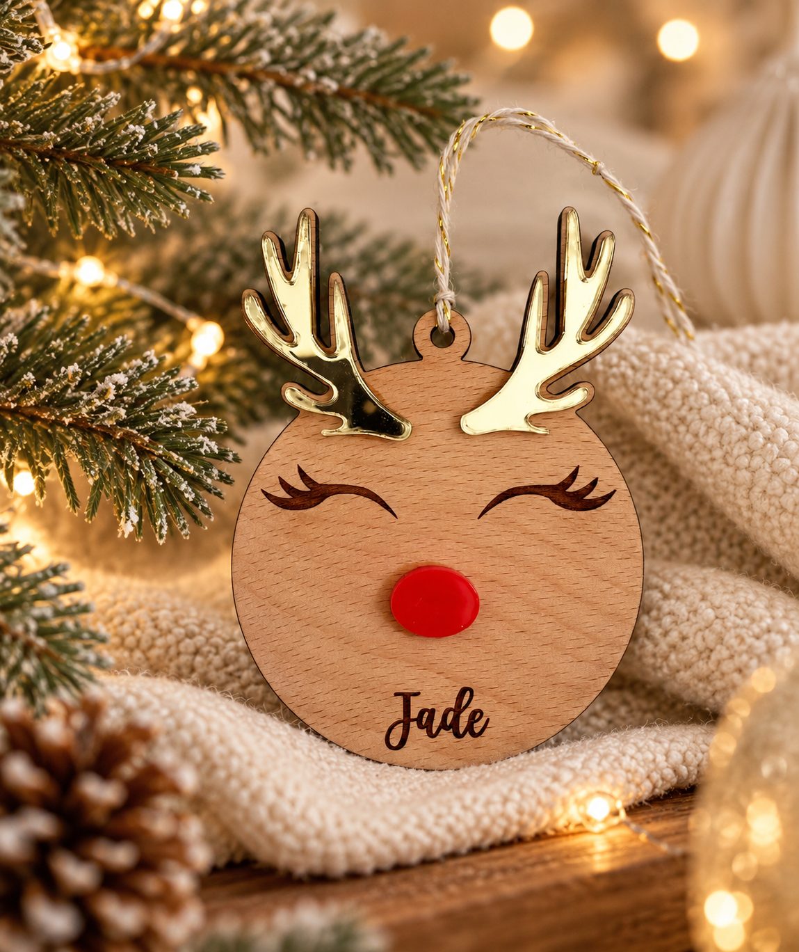 Boule de Noël Personnalisée Prénom Fille en Bois Gravé – Motif Reine Princesse Atelier MFK