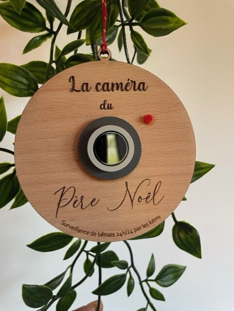 Boule de Noël " Caméra du Père noël " en bois et plexi