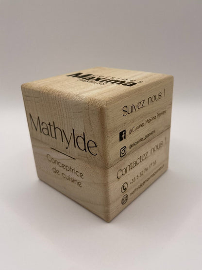 Cube en bois personnalisé publicitaire gravé (Wifi,Fonction,QR code)